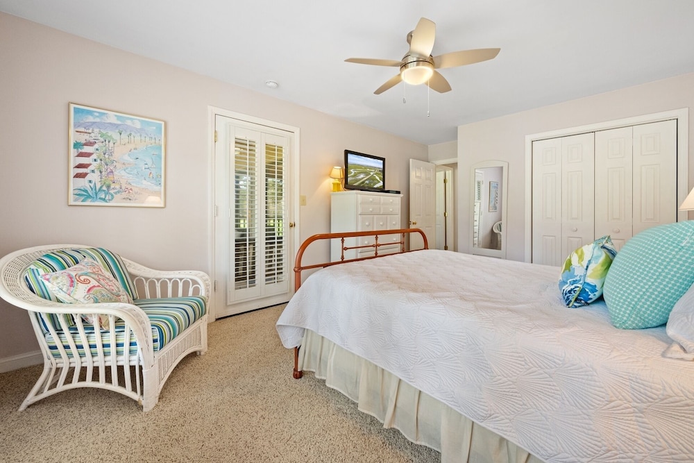 Fairways & Ocean Breeze 2 Bedroom Condo