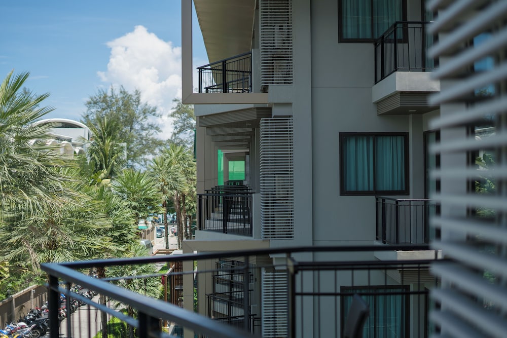 Studio Apartments With Shared Pool Near