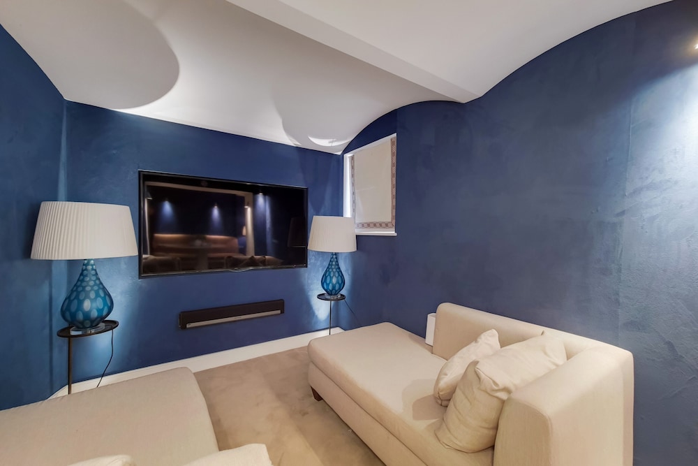 The Knightsbridge Residences