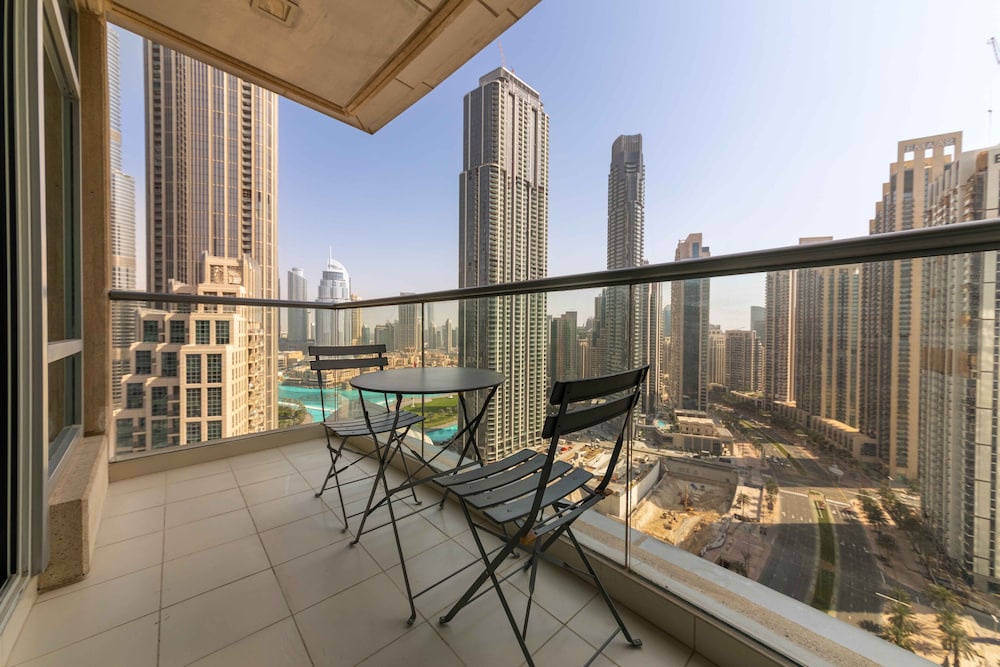 Maison Privee - Central Dubai Apt w/Danish Twist & Burj Khalifa Vws