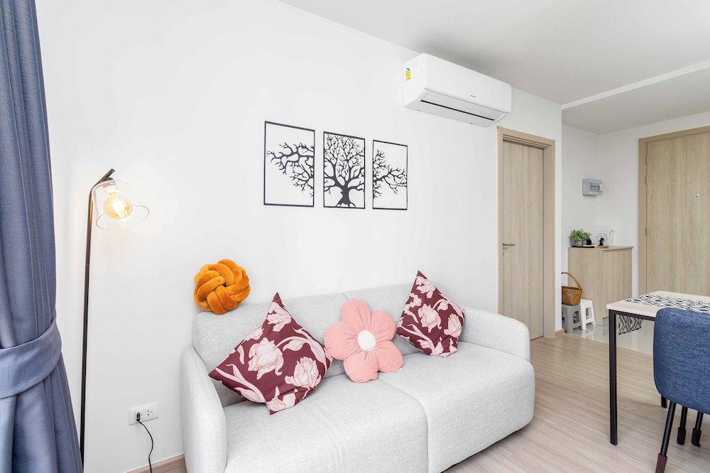 2BR Condo Pool and Full Gym C262