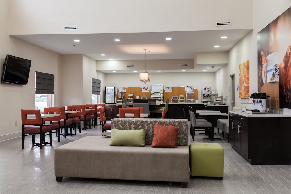 Sweetwater Vacations - Holiday Inn Express  Suites Sweetwater, an IHG Hotel - Property Image 30