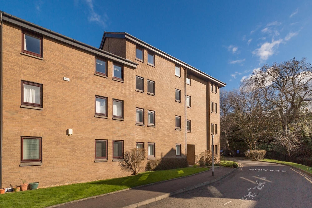 409 Cosy and Quiet 1 Bedroom Apartment in Canonmills With Parking view 2