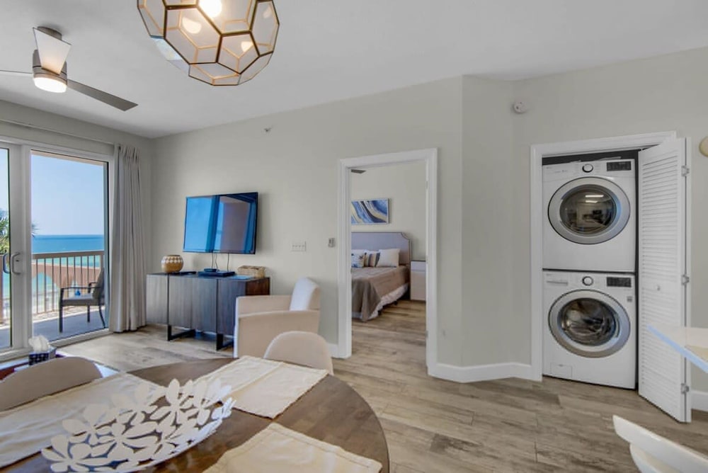 Coastal Condo 607 by Brightwild Beachfront