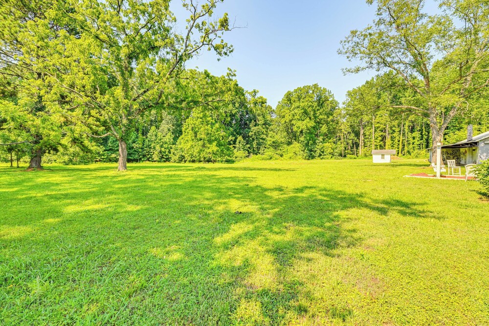 6 Mi to Dtwn: Charming Home w/ Yard in Charlotte