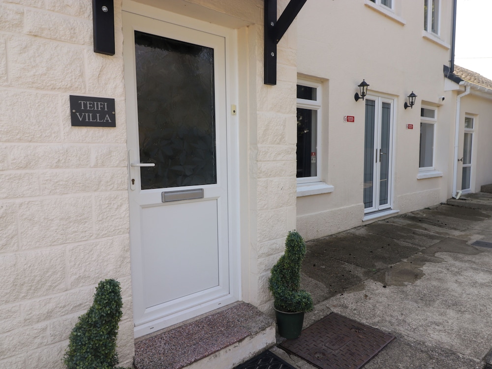 Teifi Villa
