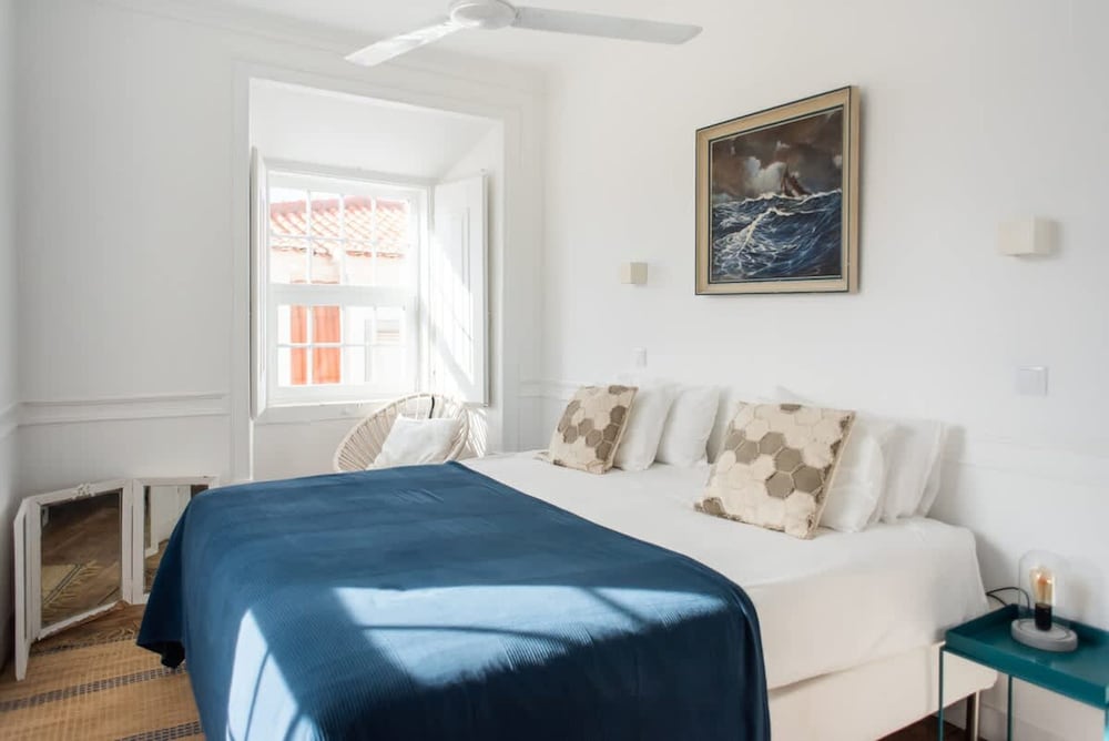 Luxury Building With Rooftop in Central Ericeira