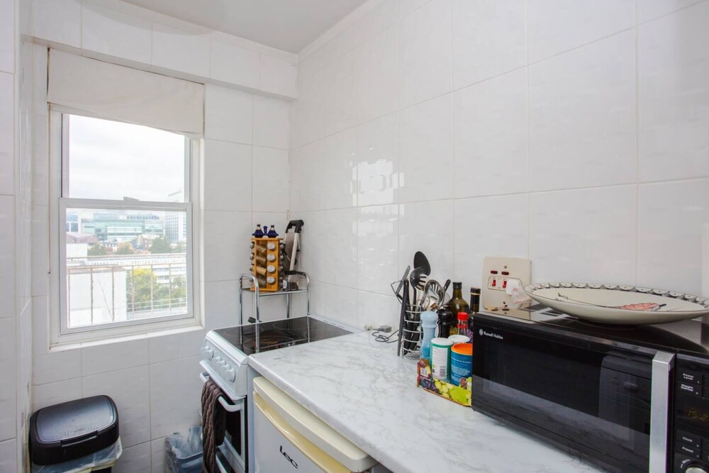 Fantastic Central Apartment With Balcony in Fitzrovia