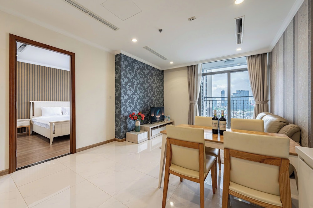 The Aquamarine Landmark Suites - Poolside Access at L4B
