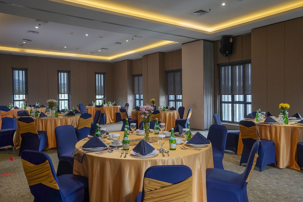 Hotel BATIQA Hotel Lampung - Image 1