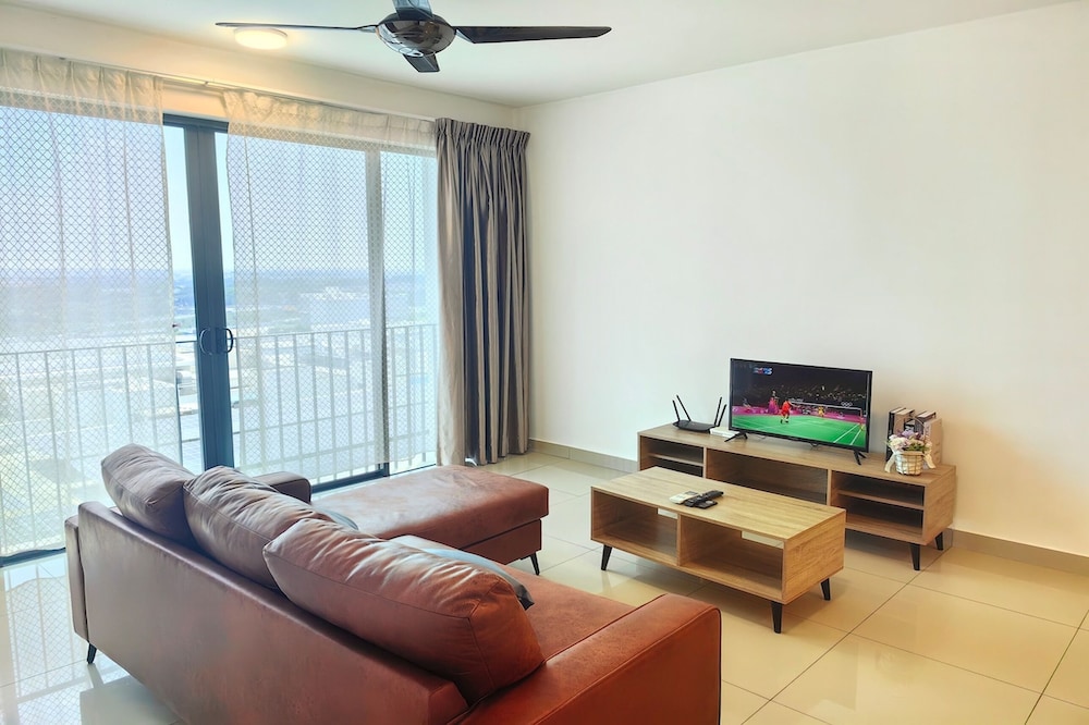 Trefoil @ Setia City Condotel