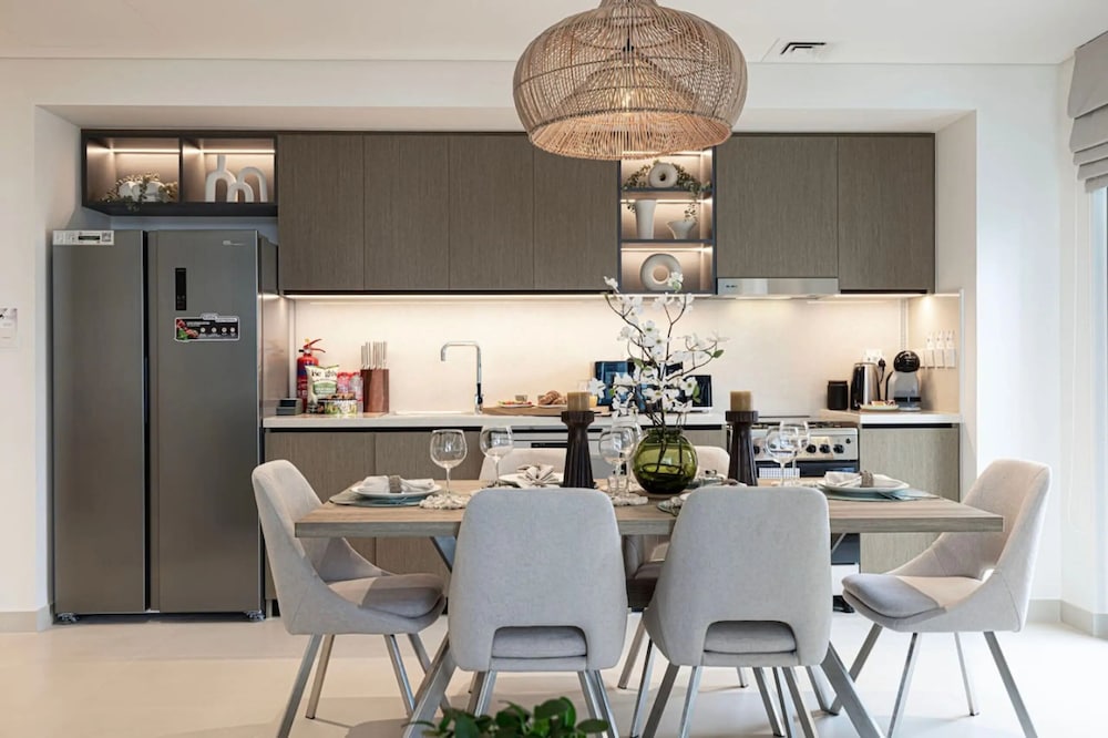 Burj Crown Lux Apartment by Dubai Mall
