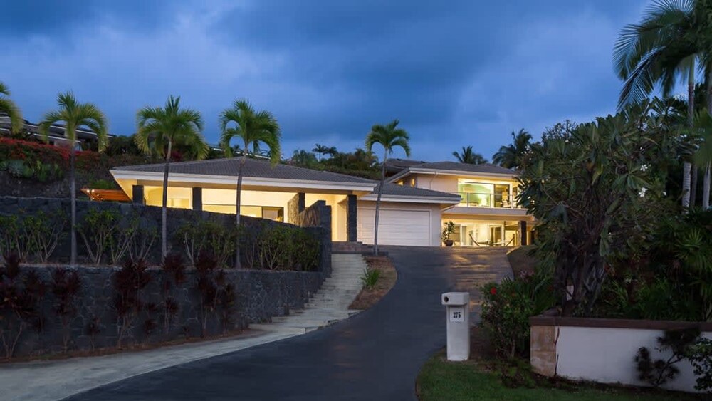 Gated Keauhou Residences w Ocean Views Pool