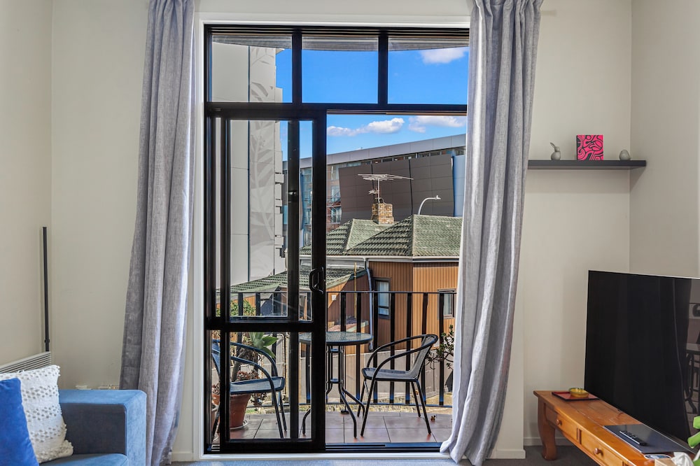 1BR Grey Lynn Haven+Parking, Balcony Zodiak Stays