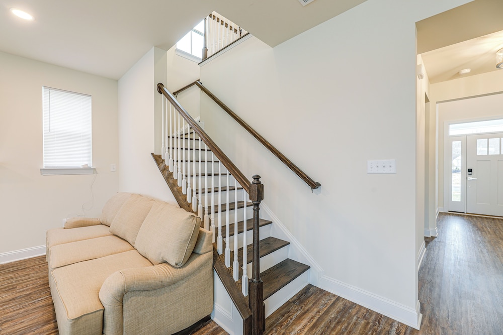 8 Mi to Bethany Beach: Delaware Family Home