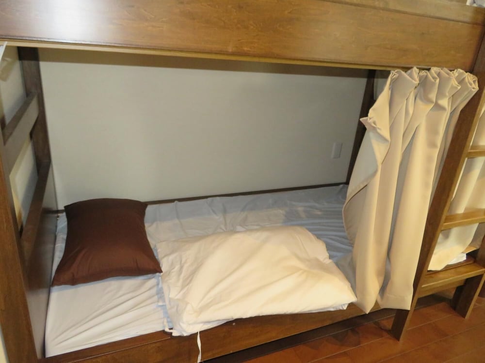 Azalea - Hostel