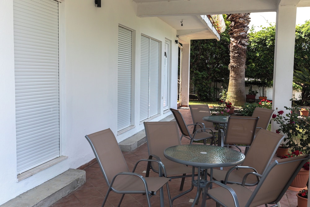 Waterfront Apartment Petrovina