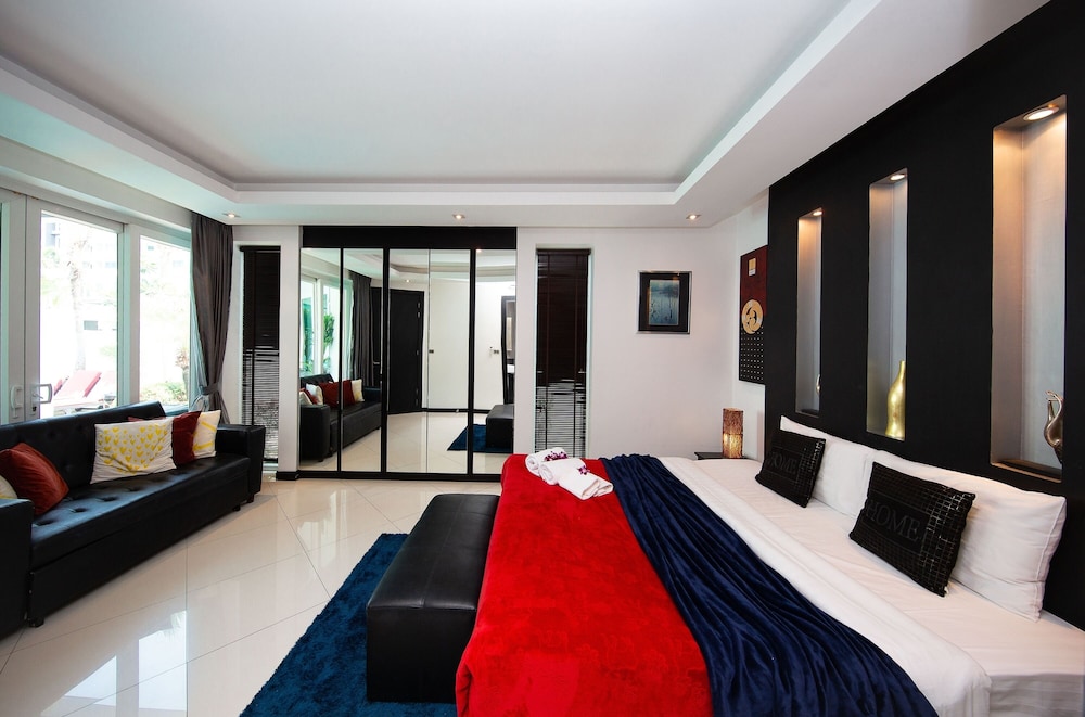 Hollywood Pool Villa Jomtien Pattaya
