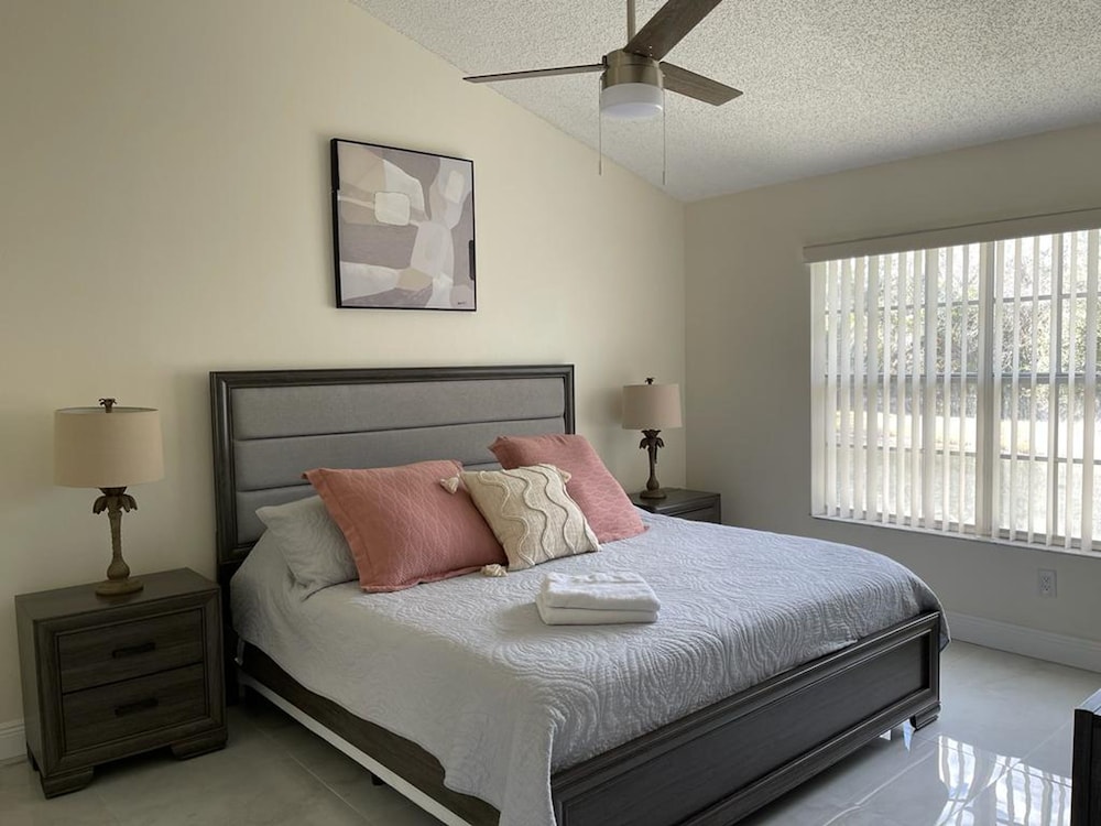 Grand Luxury 3BR Penthouse Near Disney Parks 2