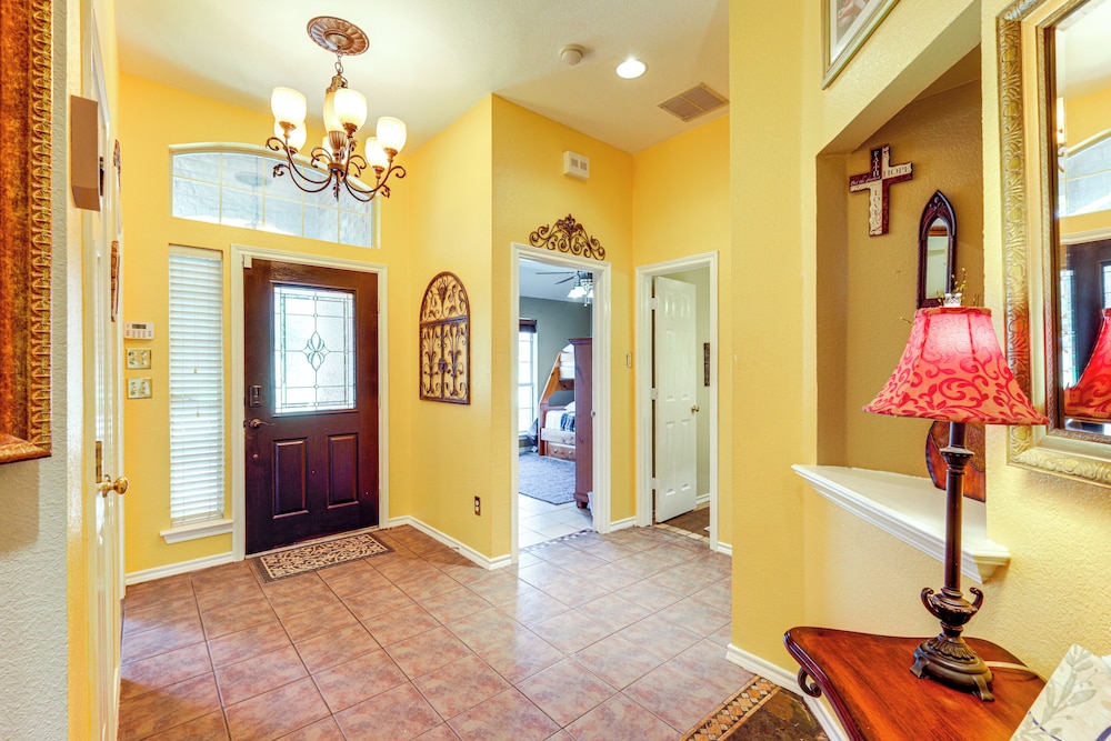 DFW Fun Awaits: Family Home in Crowley!
