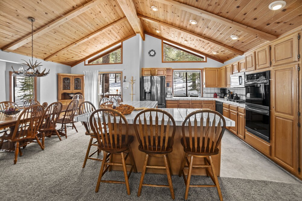 Lake Tahoe Vacations - 4 Bedroom Home at 392 Skidder Trail by RedAwning Save 10 on 3 Nights, 15 on 5 Nights! - Property Image 7