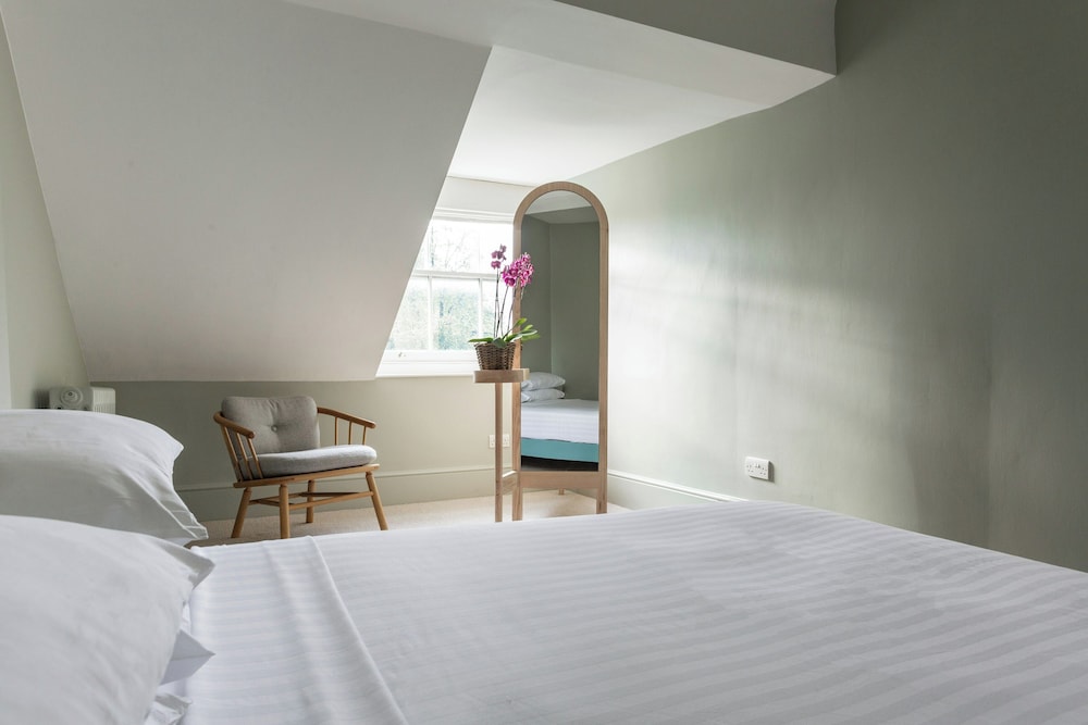 Canonbury Park North II by Onefinestay