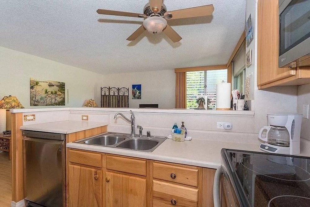 Enjoy the Sunset Ocean Front 1BR Apt-pool On-site