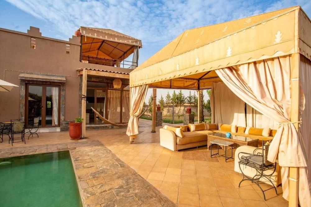 Villa Familiale De 5 Chambres Avec Piscine