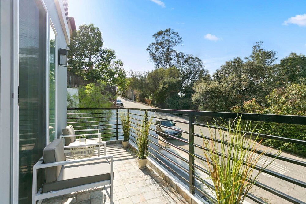 Hollywood Hills Heatpool BBQ Prime Location