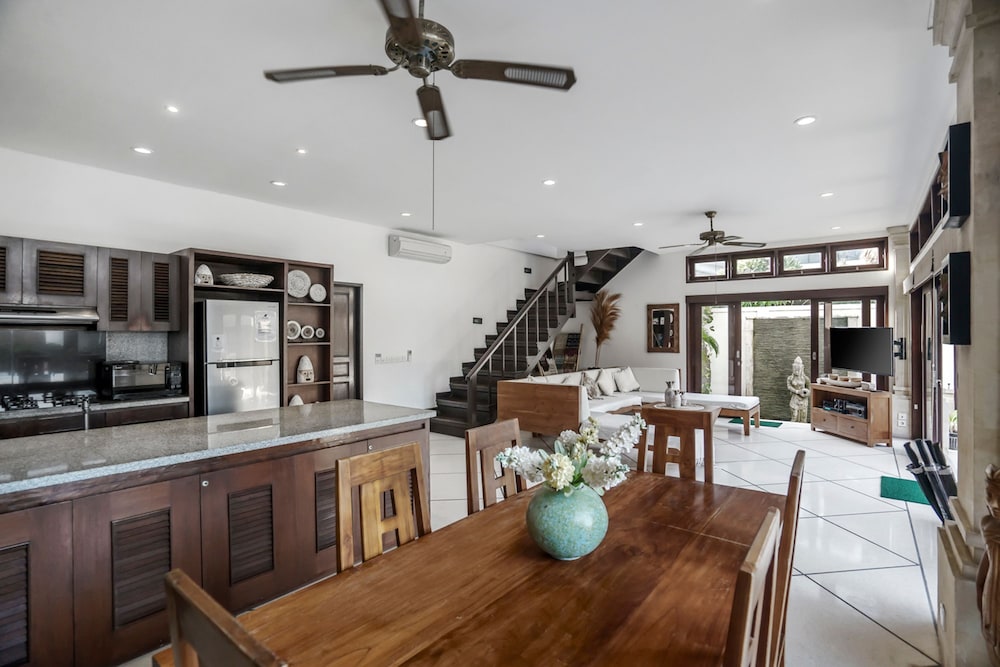 Villa Gading by Alfred in Bali - Stunning 4BD Villa in the Heart of Seminyak Beach