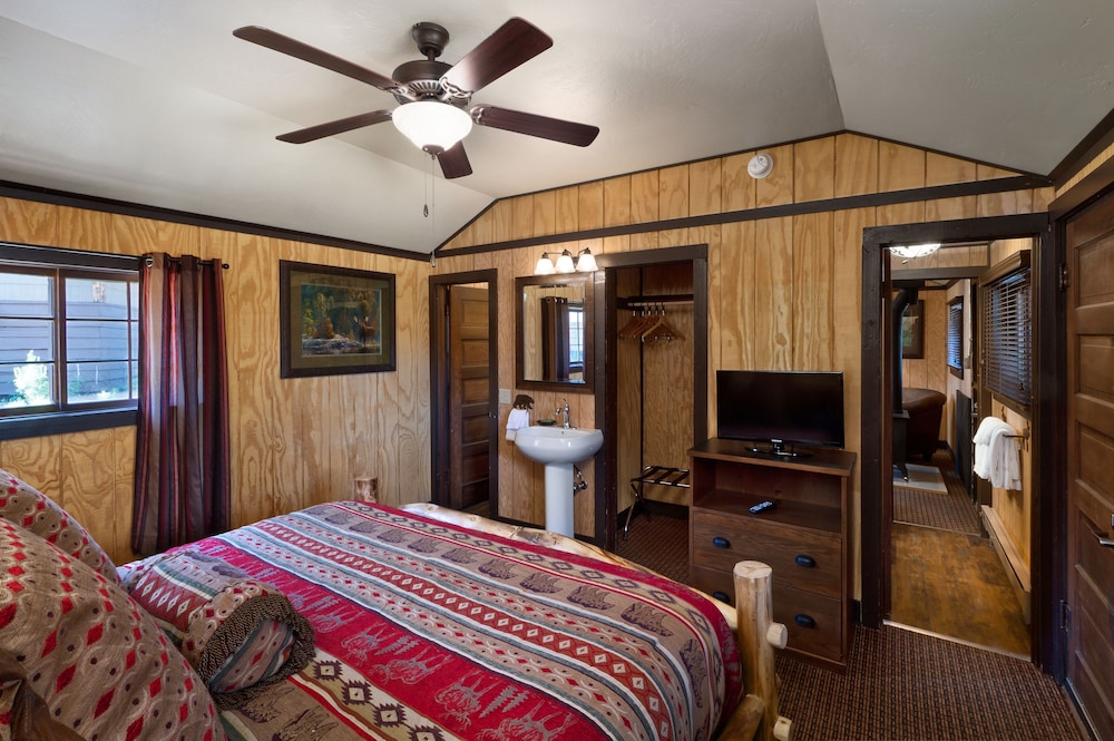 Grand Lake Lodge