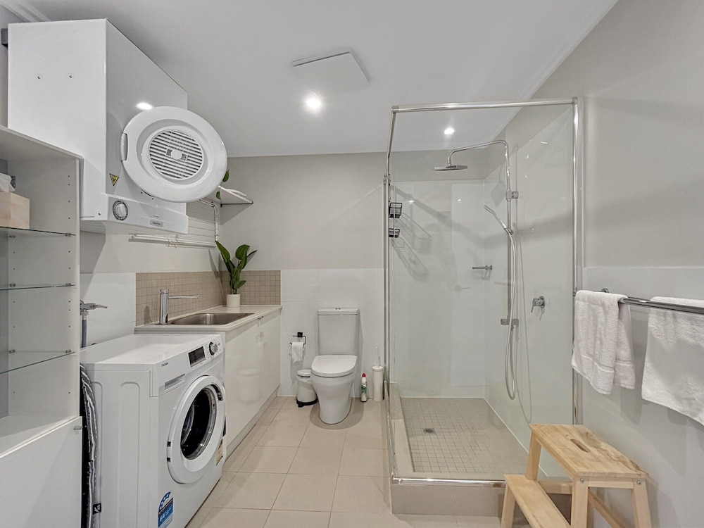 Peaceful 1-bed Unit in Leafy Yokine