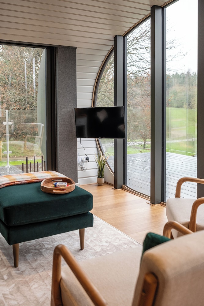 Sustainable 2BD Pod on Old Chalford Farm