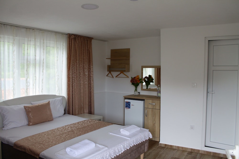 Photo 11