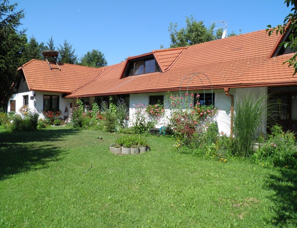 Apartment in Neuendorf Near Achterwasser