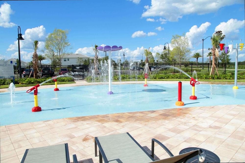 Stunning 4Bd Near Disney w Pool Storey Lake 4369