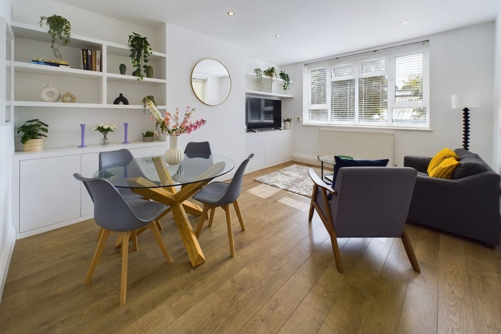 The Earl s Court Hideaway - Warm 3bdr House