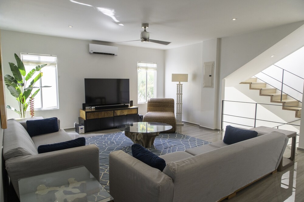 Ocean View Beach House with Pool - Hermosa Palms 44