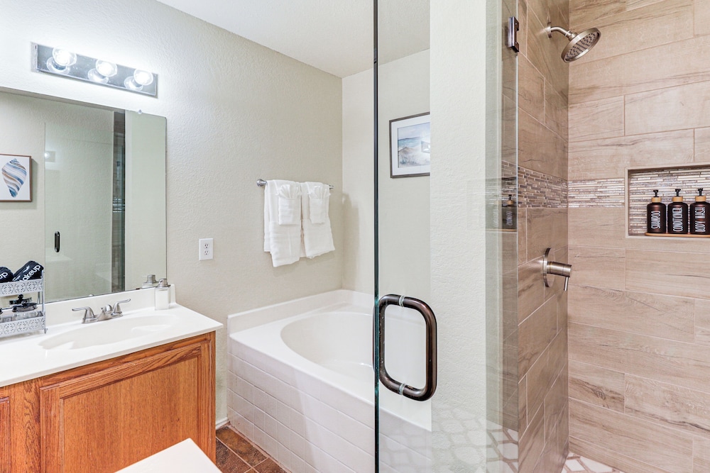Near At&t Stadium & Six Flags: Texas Family Home!
