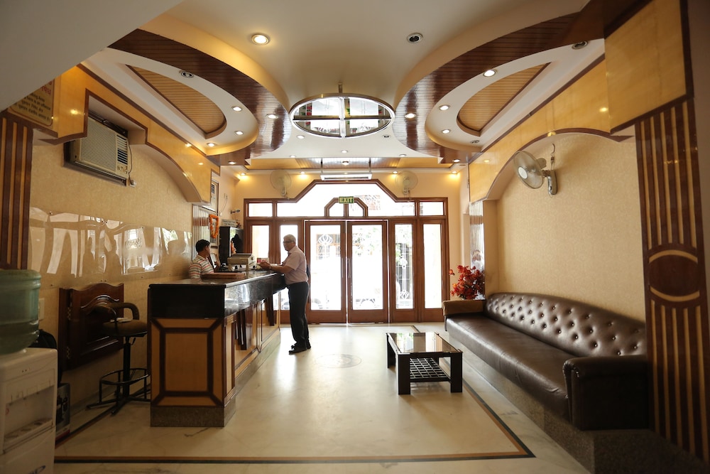 Lobby & Reception