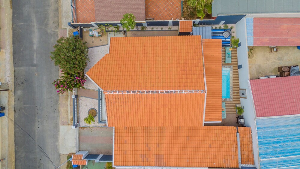 Renovated 4br2ba w Private Pool in Prime Location
