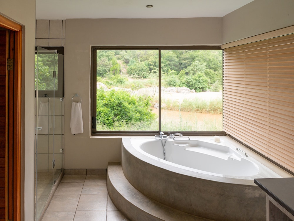 Bushriver Lodge