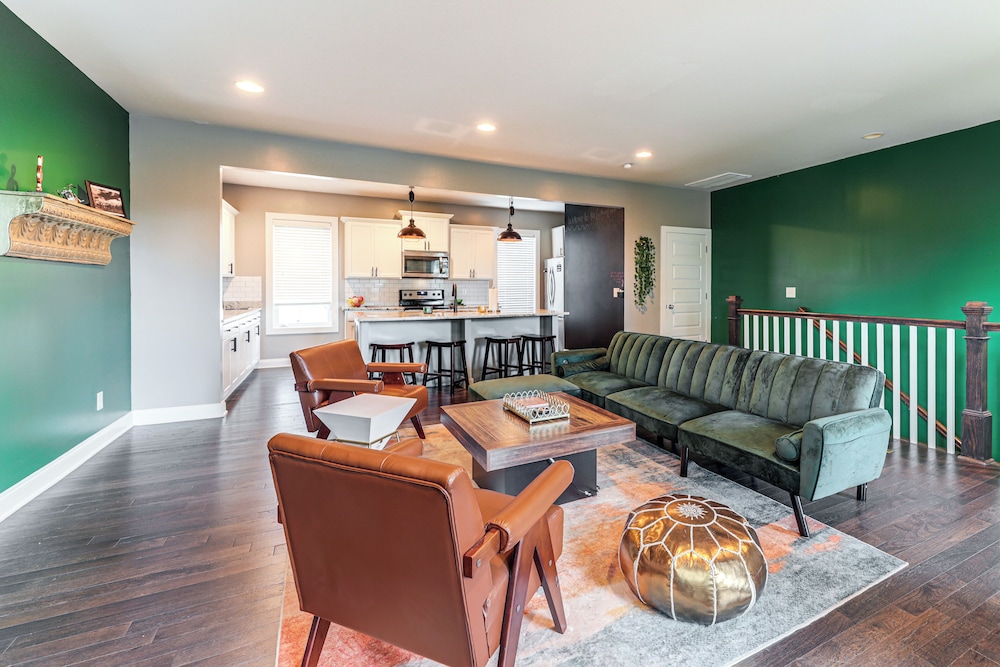 Pet-friendly Abode w/ Balcony in East Nashville!