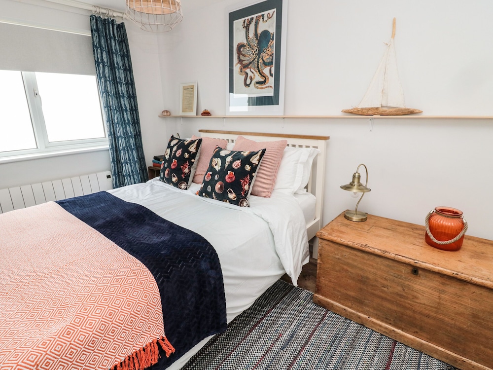 Sea Snug