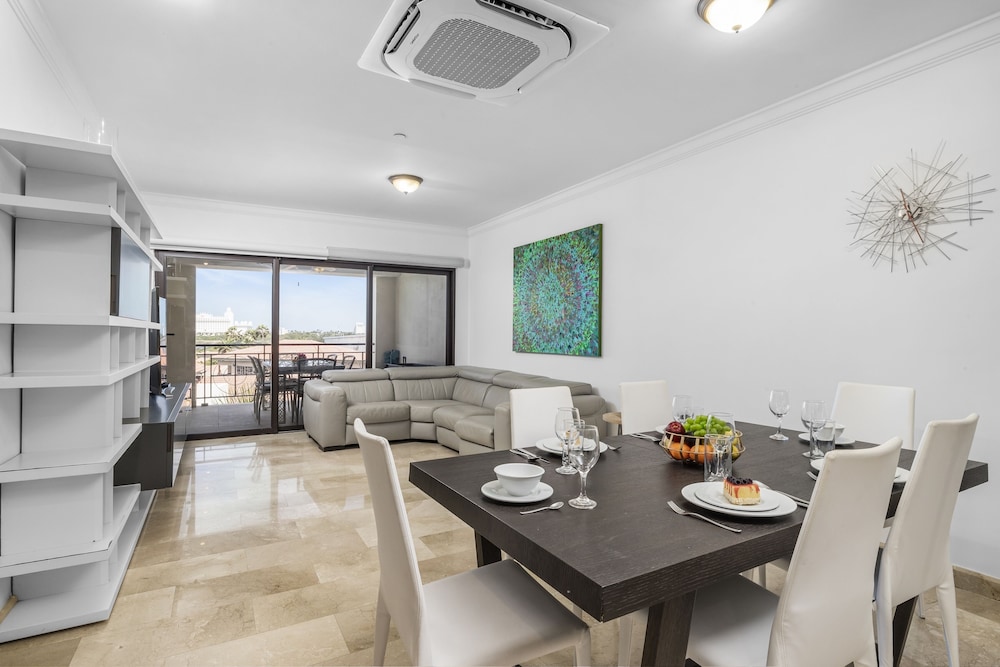 Palm Aruba Condos