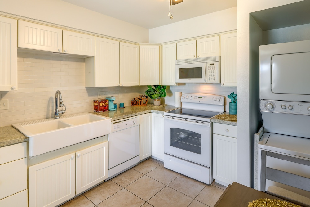 Scottsdale Condo w/ Community Pool Access! - Property Image 3