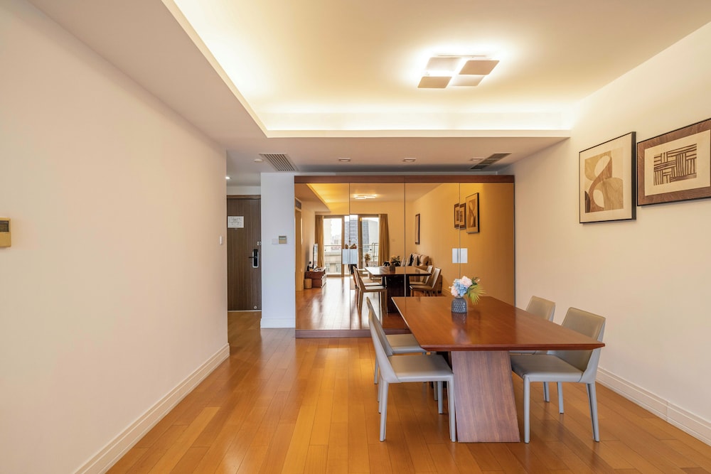 Tyms Family 2BR 1BA Apt Xujiahui Center