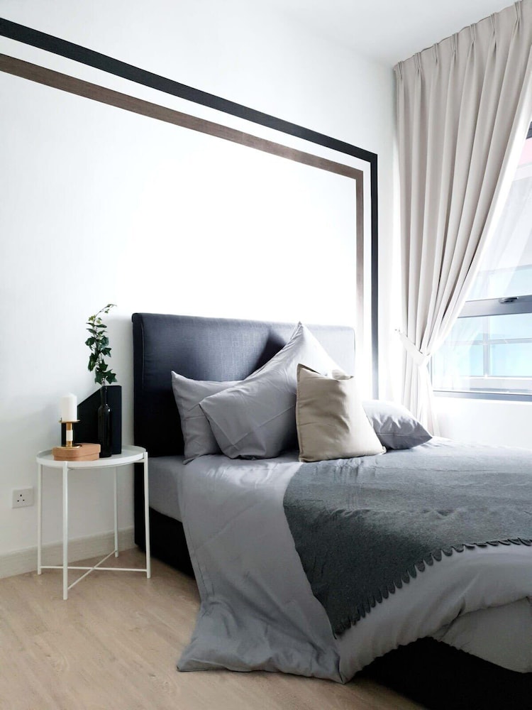 Cozy & Stylish 2BR Apt at Arte Plus, Free Parking