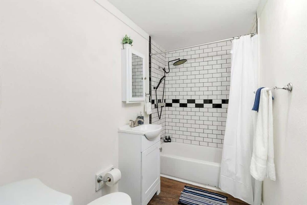 Charming 1-bedroom Home in Lakeland!