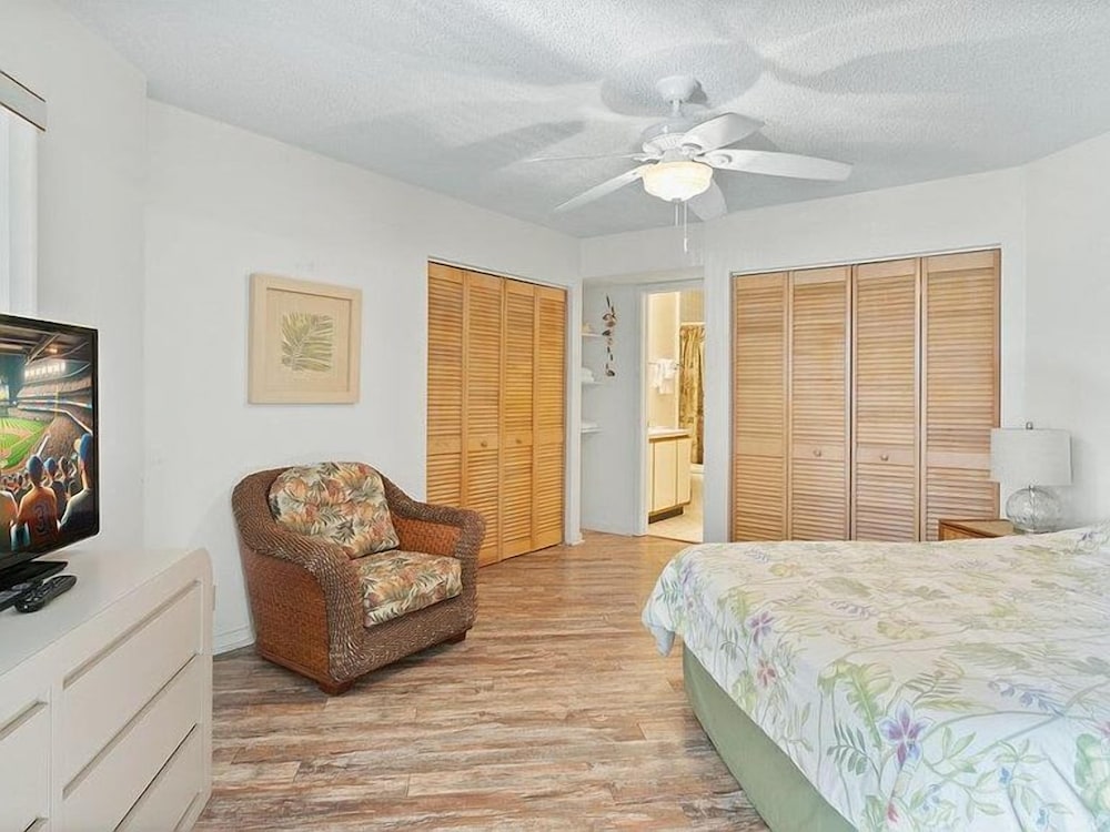 Unwind at St Augustine's Beachfront Oasis